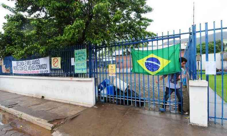 Provas no foram realizadas na Escola Estadual Dom Silvrio, em Mariana, que est ocupada por estudantes(foto: Gladyston Rodrigues/EM/D.A Press)