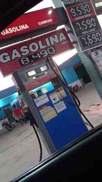 Moradores sofrem com o valor exorbitante na bomba: R$ 8,49 é o preço mais em conta da gasolina em Coronel Murta