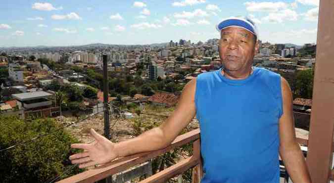 Morador do Bairro Unio, o imvel do taxista Lourival de Oliveira est irregular e ter de ser demolido: 