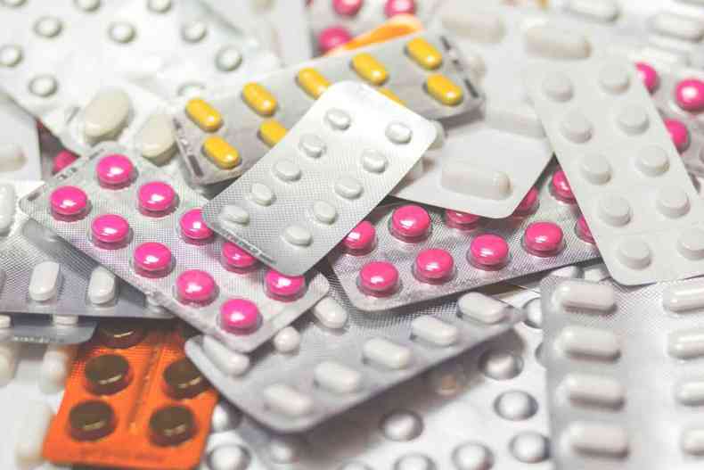 Alguns medicamentos passaram a ficar escassos aps a exploso de casos de COVID-19 nas ltimas semana(foto: Pixabay)