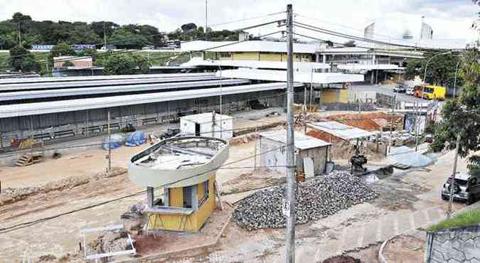 Estação São Gabriel fica pronta no fim de abril, mas será usada como plataforma das linhas troncais e alimentadoras mesmo em obras(foto: Fotos: Juarez Rodrigues/EM/D.A Press)