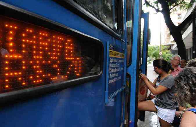 Aumento das tarifas revoltou passageiros no primeiro dia til do ano(foto: Marcos Vieira/EM/D.A Press.)