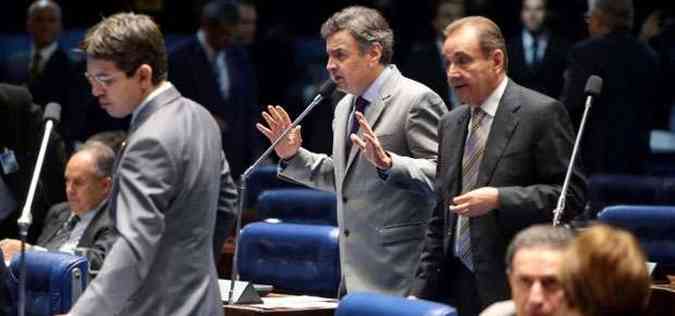  O senador Acio Neves (PSDB) usou o plenrio do Senado para cometar o adiamento da instalao da CPI (foto: Orlando Brito/PSDB)