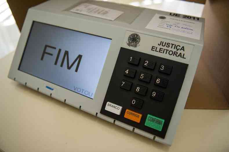 Urna eletrnica  configurada para as eleies municipais em So Paulo, Brasil, em 7 de outubro de 2012 ( AFP / Yasuyoshi Chiba)