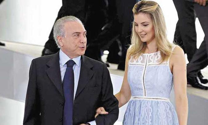 Primeira-dama Marcela Temer chegou a pedir 20 servidores do Palácio do Jaburu para acompanhá-la (foto: ANTÔNIO CRUZ/AGÊNCIA BRASIL) Primeira-dama Marcela Temer chegou a pedir 20 servidores do Palácio do Jaburu para acompanhá-la (foto: ANTÔNIO CRUZ/AGÊNCIA BRASIL)