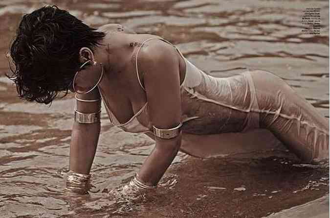 Rihanna j teve seu perfil suspenso por compartilhar fotos que havia feito para um ensaio sensual(foto: Instagram/Reproduo)