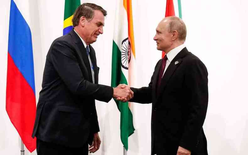 Bolsonaro cumprimenta Putin