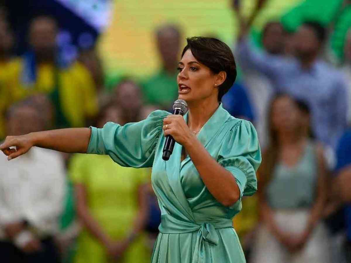 Michelle Bolsonaro parabeniza mães: Nosso amor não falha e resiste