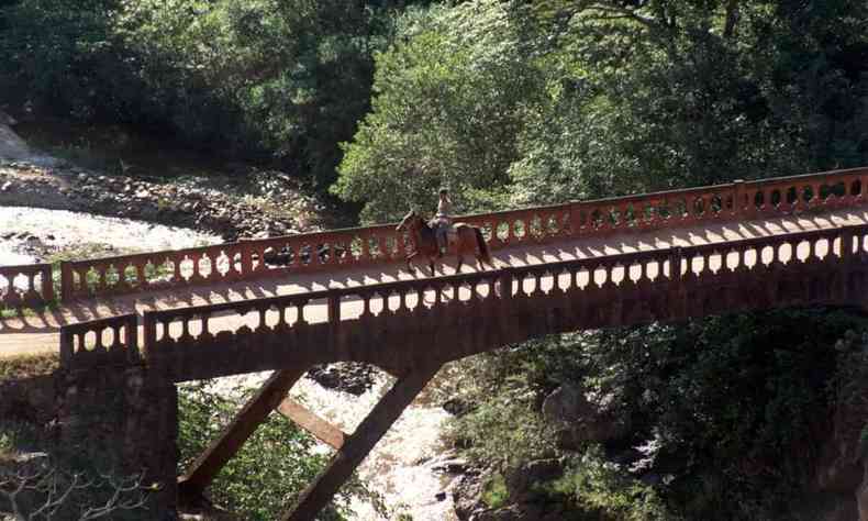 Ponte sobre o Rio Jequitinhonha
