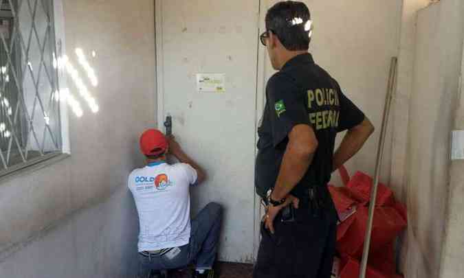 Policiais federais cumpriram vrios mandados de priso e busca e apreenso, em 13 de abril, em Montes Claros e vrias outras cidades(foto: Mauro Miranda/Divulgao)