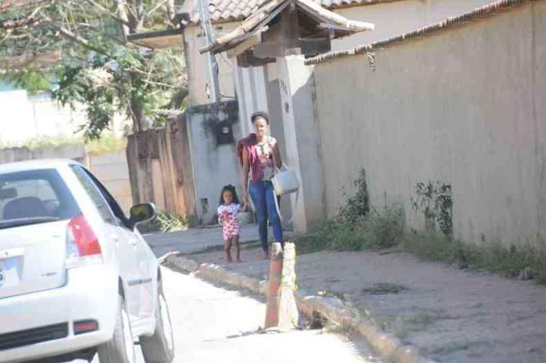 Mesmo com exploso de casos pessoas insistem em sair de casa sem mscaras(foto: Juarez Rodrigues/EM/D.A.Press)