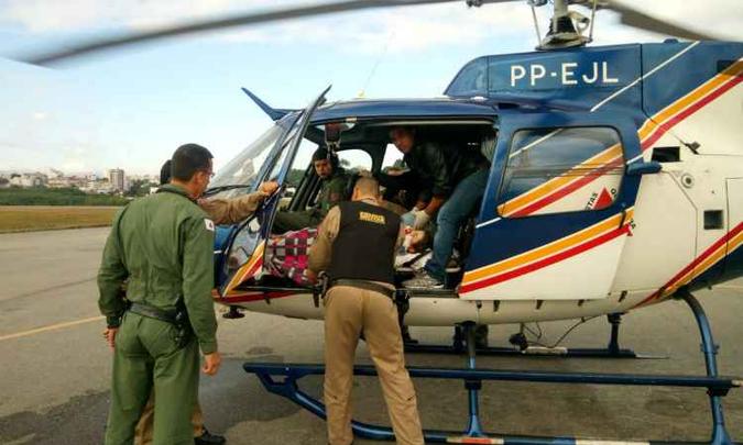 A militar foi transferida em uma aeronave para o Hospital João XXIII(foto: Reprodução/WhatsApp) A militar foi transferida em uma aeronave para o Hospital João XXIII(foto: Reprodução/WhatsApp)