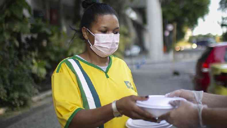 Milhares de pessoas desempregadas no receberam o auxlio emergencial(foto: Getty Images)