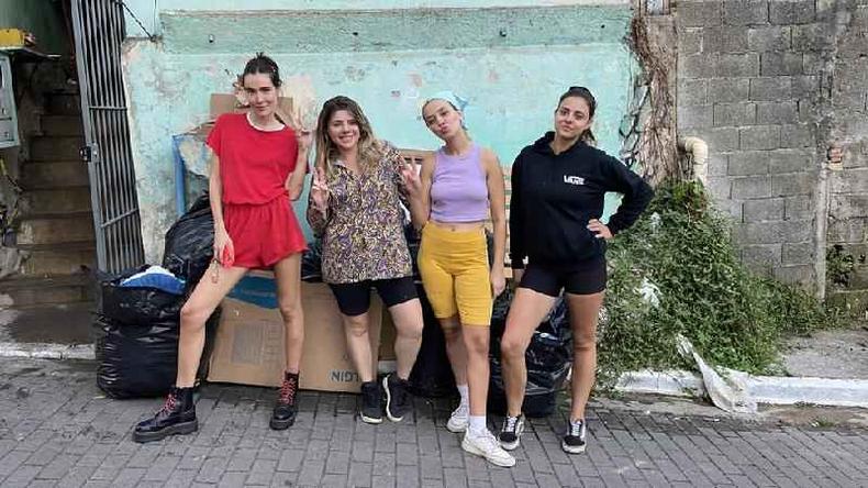 Ellen, Lua e voluntrias que ajudam o Faxina Milgrau