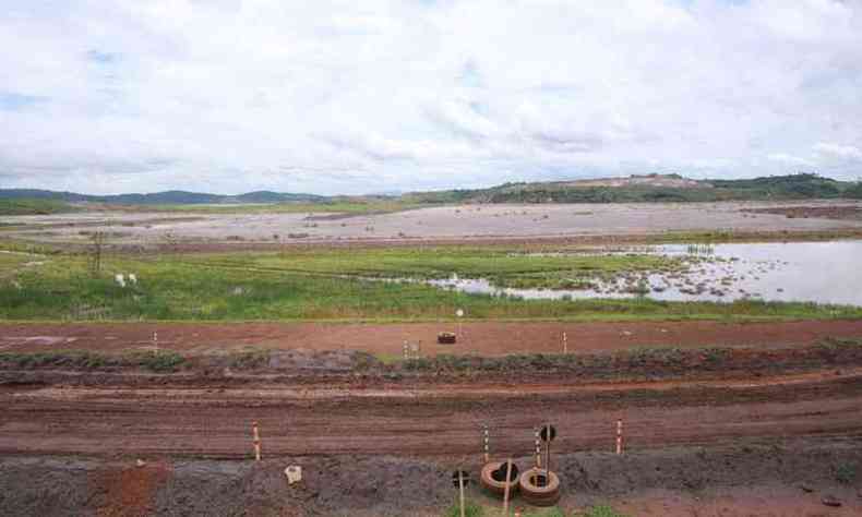 Barragem Casa de Pedra, da CSN, em Congonhas, preocupa moradores do entorno principalmente no perodo chuvoso(foto: Leandro Couri/EM/D.A PRESS)
