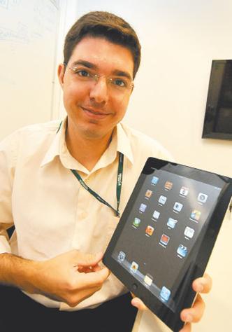 Rafael de Oliveira ama o Safari, navegador padro da Apple, em quarto lugar na preferncia de usurios. O analista de projetos foi seduzido pelo sistema de organizao de abas (foto: Jair Amaral/EM/D.A Press)
