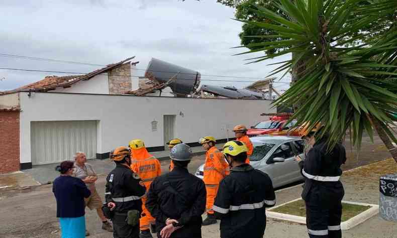 Prédio desaba em BH: vídeo mostra momento da queda