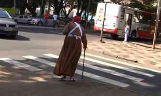 Conforme o DER/MG, cerca de 370 pedestres se envolvem diariamente em algum tipo de acidente no Brasil(foto: DER/Divulgao)