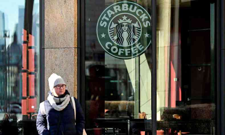  Starbucks fatura alto no exterior e lucra US$ 12 bi