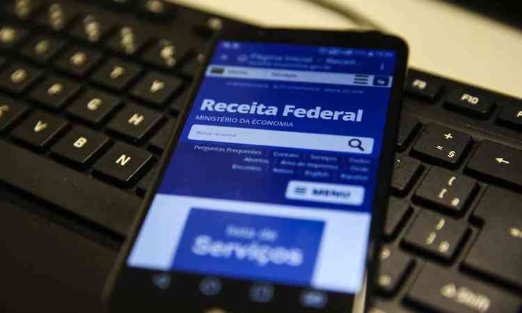 tela de celular com aplicativo Receita Federal 