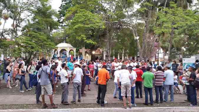 Protesto rene representantes da Arquidiocese de Mariana, CUT e grupos de moradores no Centro de MarianaRodrigo Clemente/EM/D.A Press