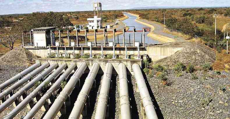 Canais de irrigação em Minas: Todas as 36 bacias hidrográficas do estado terão cobrança pelo uso da água, um avanço, segundo a Secretaria de Estado de Meio Ambiente(foto: CODEVASF/DIVULGAÇÃO)