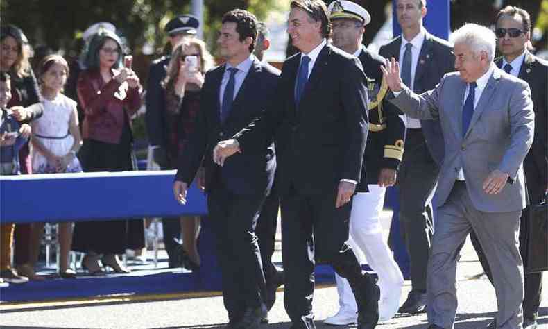 O Presidente Jair Bolsonaro e o ministro da Justiça, Sérgio Moro, durante Cerimônia de Comemoração do 154 Aniversário da Batalha Naval do Riachuelo.(foto: Antônio Cruz/Agência Brasil)