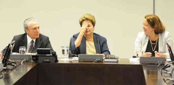 Presidente Dilma espera que os articuladores polticos descubram uma sada para evitar mais problemas(foto: Carlos Moura/CB/D.A Press)