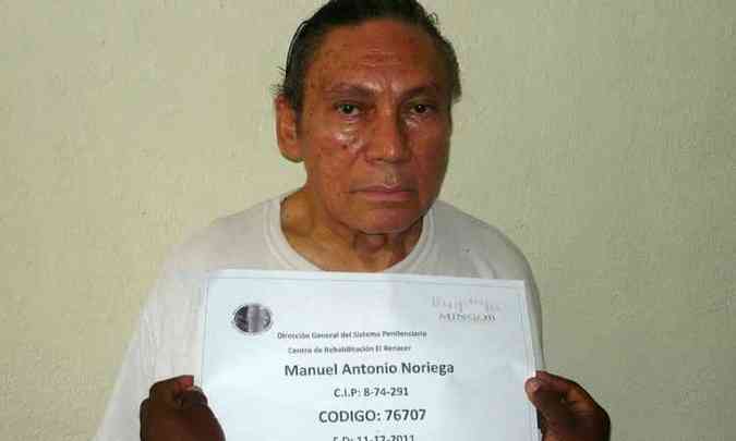 Noriega, que cumpre pena por causa do desaparecimento de opositores durante o seu regime (1983-1989), foi temporariamente liberado no dia 28 de janeiro para se submeter ao processo pr-operatrio(foto: AFP / MINISTERIO DE GOBIERNO / HO )