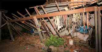 Segundo moradores, os abalos foram muito fortes e no Bairro Jardim Brasil, devido ao primeiro tremor, foi derrubada a varanda de uma casa(foto: Solon Queiroz/Esp. EM)