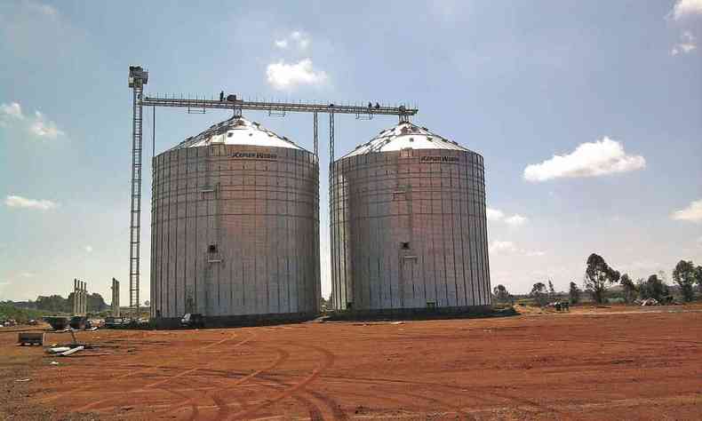 silos de armazenamento de gros