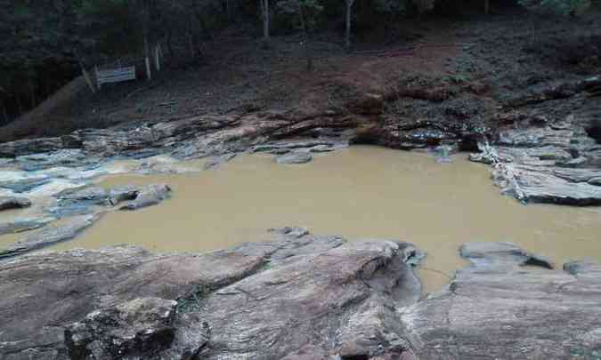 ndice de turbidez aumentou no Rio Pico depois de rompimento de barragem(foto: Reproduo)