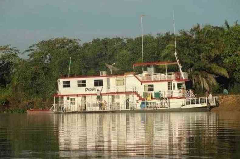 Barco-hotel no Rio Paraguai 