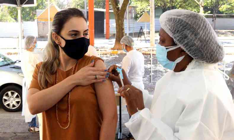 Vacinao em posto da UFMG (foto: Jair Amaral/EM/D.A Press)