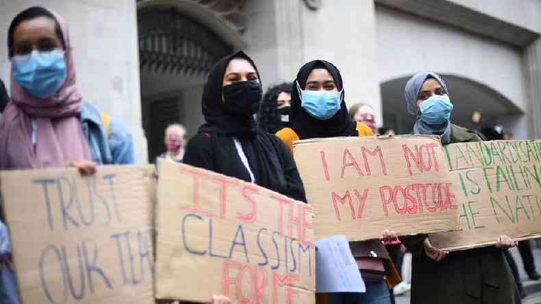 Alunos protestaram contra o algoritmo(foto: Victoria Jones)