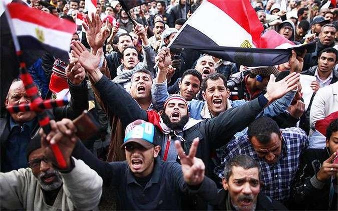 Manifestantes reúnem-se na Praça Tahrir nesta quarta-feira(foto: REUTERS/Suhaib Salem) Manifestantes reúnem-se na Praça Tahrir nesta quarta-feira(foto: REUTERS/Suhaib Salem)