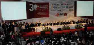 Centenas de prefeitos participaram da abertura do 30 Congresso Mineiro de Municpios, no Expominas (foto: Jair Amaral/EM/D.A Press)