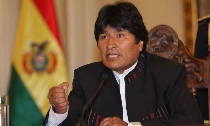 'Os crimes de Lula são: ter sido presidente dos trabalhadores, estar do lado dos trabalhadores e dos pobres que são vítimas dos estados coloniais. A luta continua por Lula livre', diz Evo Morales(foto: AFP PHOTO/JAVIER MAMANI) 'Os crimes de Lula são: ter sido presidente dos trabalhadores, estar do lado dos trabalhadores e dos pobres que são vítimas dos estados coloniais. A luta continua por Lula livre', diz Evo Morales(foto: AFP PHOTO/JAVIER MAMANI)