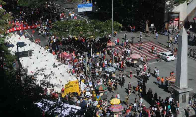 Milhares de pessoas participaram do protesto em Belo Horizonte(foto: Leandro Couri/EM/D.A.Press)