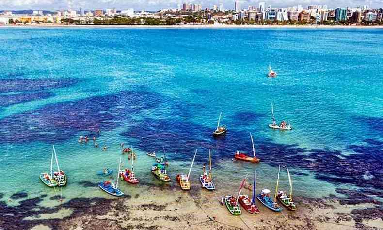 Praia de Pajuara, a mais cobiada de Macei(foto: Secretaria de Turismo de Alagoas/Divulgao)