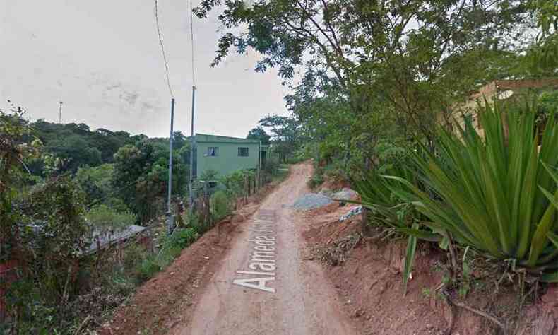 Em Mateus Leme, esposa da vtima disse que assassinos se passaram por policiais para entrar na casa e matar homem que estava no quarto(foto: Reproduo da internet/Google Maps)