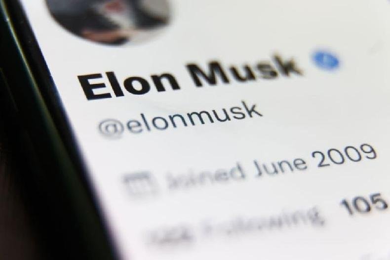 Elon Musk concordou com os donos do Twitter em pagar o valor que havia oferecido inicialmente, em abril, de US$ 54,20 por ação(foto: Getty Images) Perfil de Elon Musk no Twitter