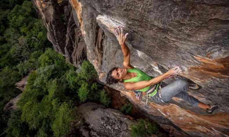 Cada vez mais, mulheres buscam a superao na escalada esportiva