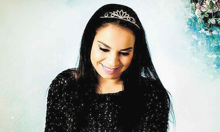Contadora de histrias Alessandra Nogueira sorri