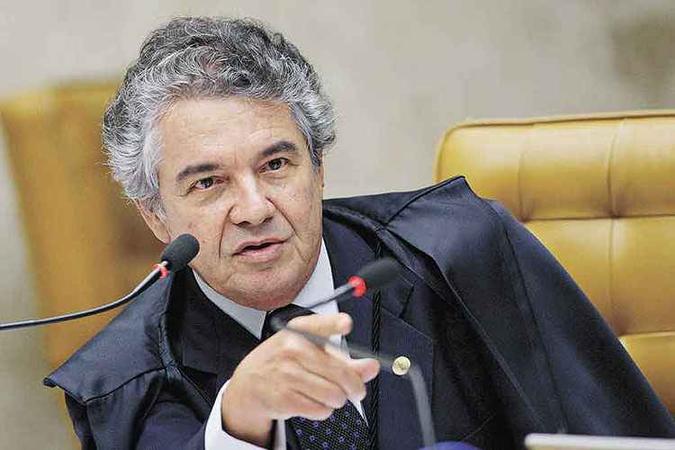 Marco Aurélio Mello enviou os autos do processo aproximadamente 30 minutos depois de Dias Toffoli divulgar nota à imprensa (foto: Carlos Humberto/STF - 21/10/13) Marco Aurélio Mello enviou os autos do processo aproximadamente 30 minutos depois de Dias Toffoli divulgar nota à imprensa (foto: Carlos Humberto/STF - 21/10/13)