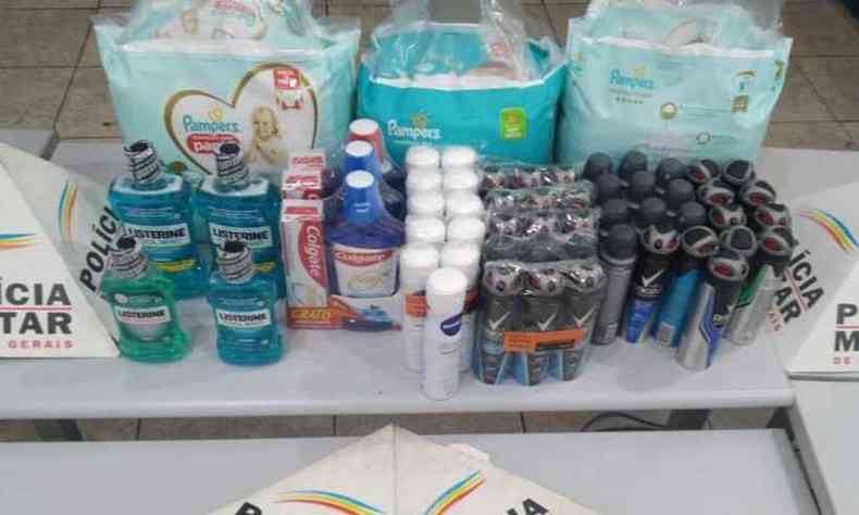 Materiais de higiene e fraldas foram roubadas(foto: Divulgao/Polcia Militar de Minas Gerais)