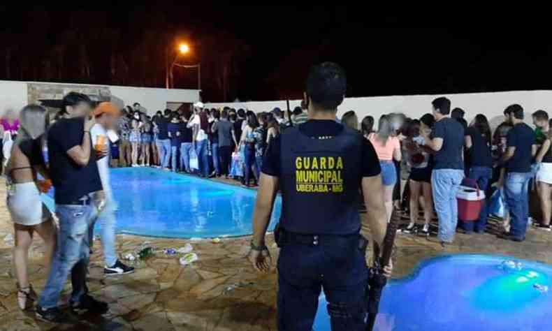 Autuao da GMU em festa clandestina de Uberaba, ocorrida em novembro do ano passado(foto: GMU/Divulgao)