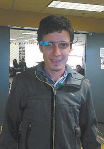 O empresário Bruno Kenj teve a oportunidade de testar o Google Glass, no Vale do Silício(foto: Arquivo Pessoal) O empresário Bruno Kenj teve a oportunidade de testar o Google Glass, no Vale do Silício(foto: Arquivo Pessoal)