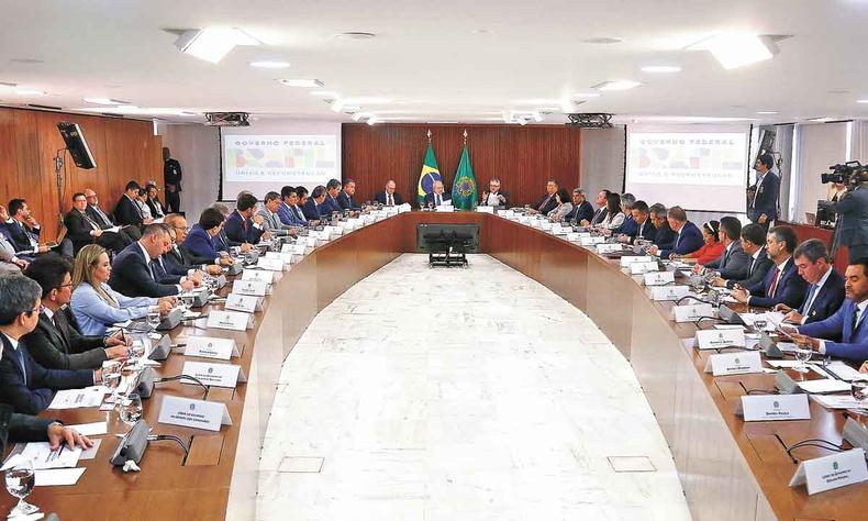 Lula fez a primeira reunio com os governadores em seu novo mandato