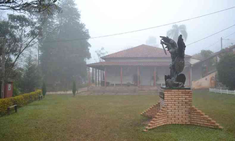 Fachada do mosteiro Santssima Trindade